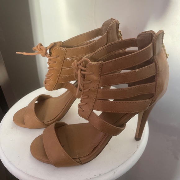 Heels - Picture 2 of 3